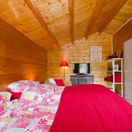Private Wooden House ألغوز